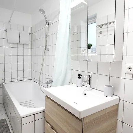 Modern In Wurzburg, Near Hospital, Free Parking Apartment *